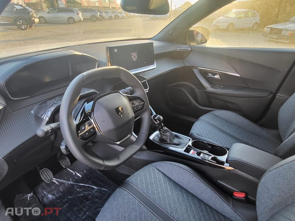 Peugeot 2008 1.2 PureTech Allure Pack