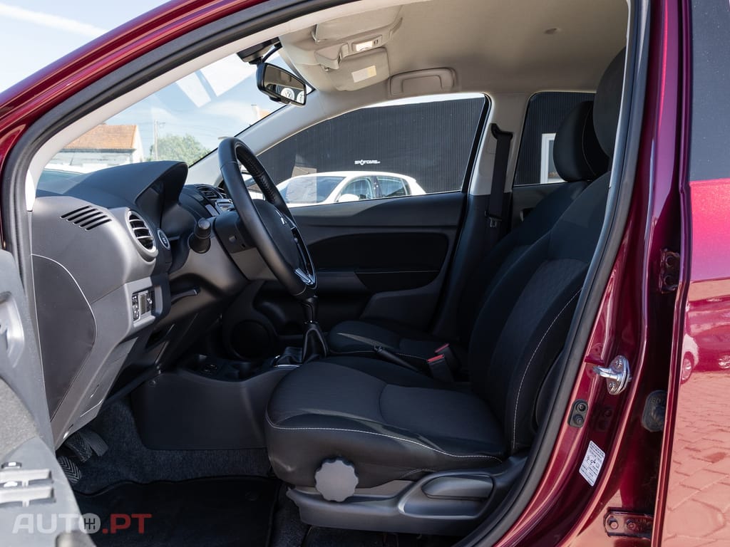 Mitsubishi Space Star 1.2 Intense Connect Edition
