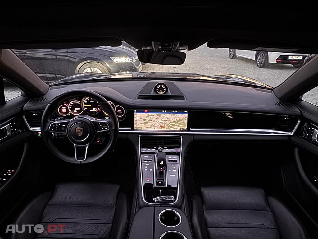 Porsche Panamera 4 E-Hybrid