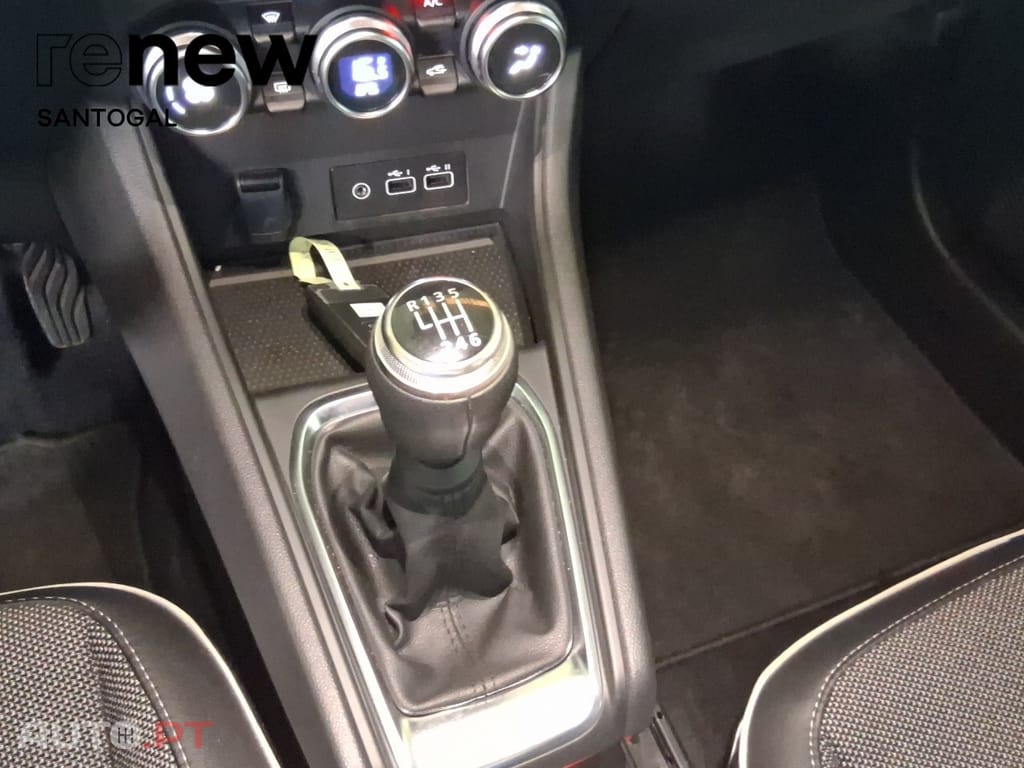 Renault Captur Captur Techno Bi-Fuel 100