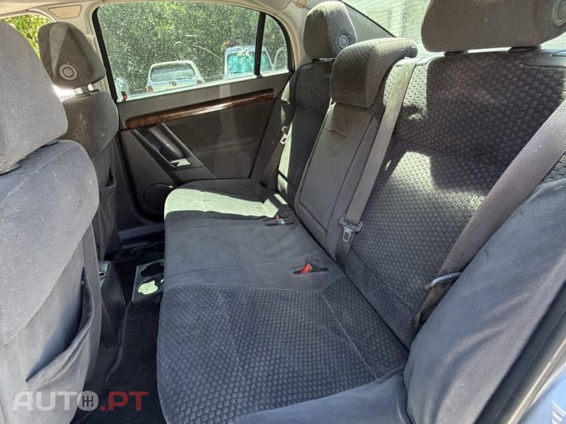Opel Vectra 2.2 DTi Elegance