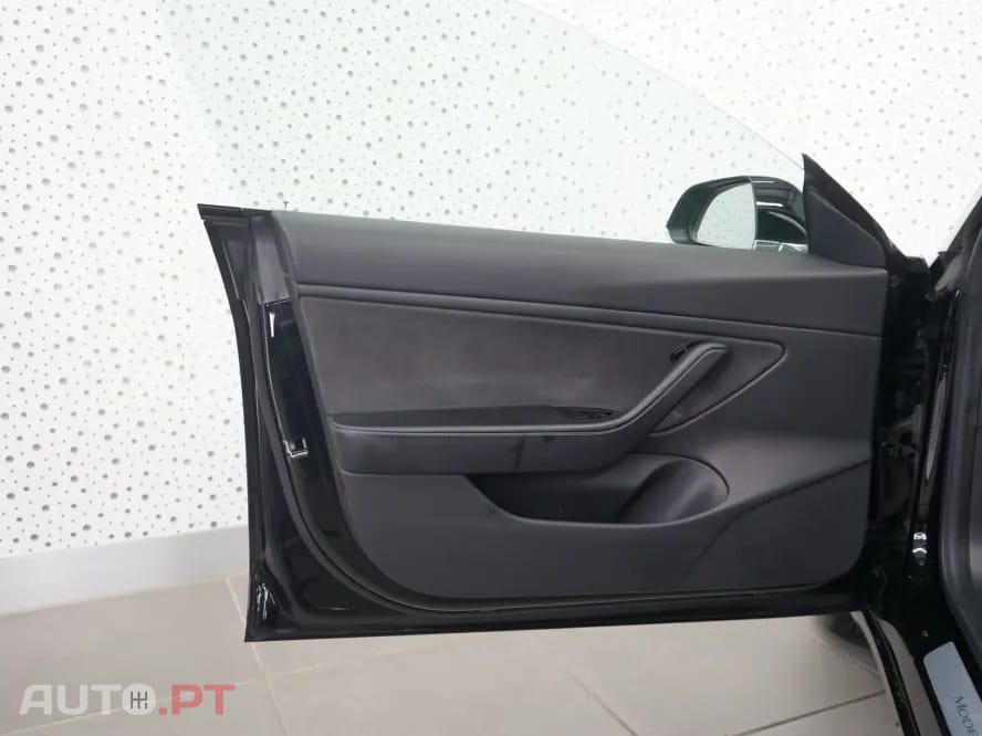 Tesla Model 3 Standard Range Plus RWD
