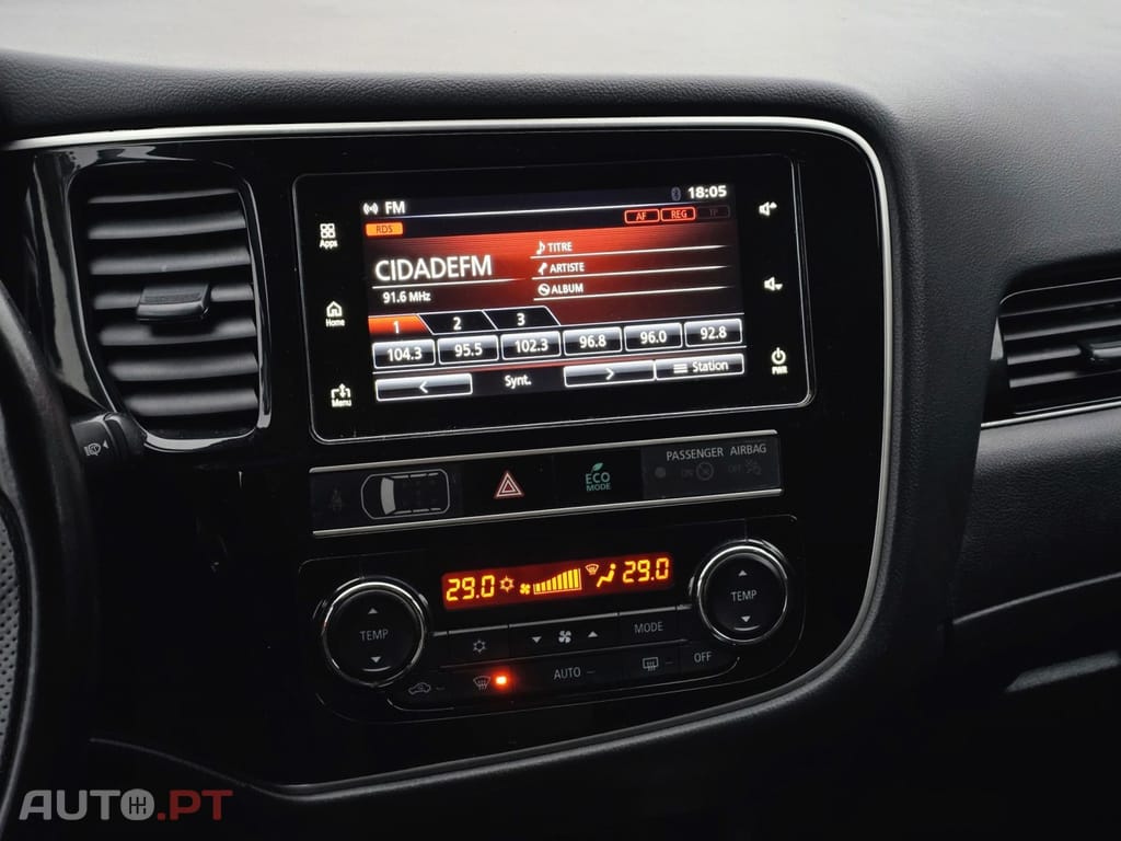 Mitsubishi Outlander 2.4L PHEV TWIN MOTOR 4WD INVITE