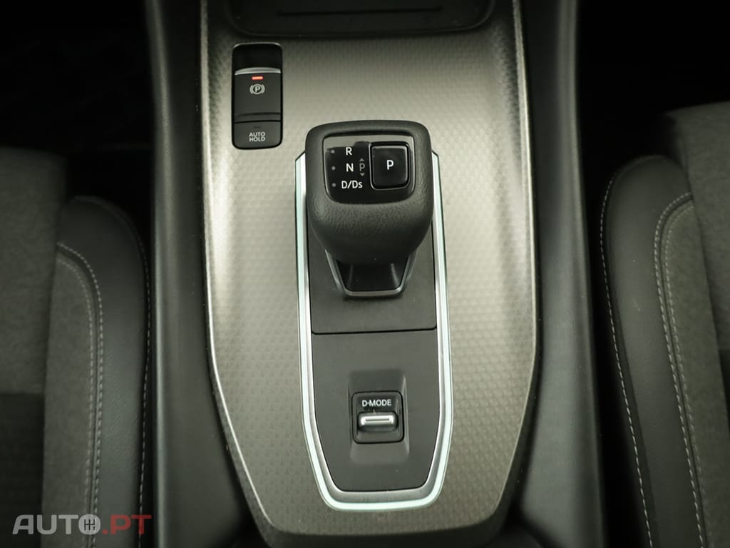 Nissan Qashqai Qashqai 1.3 DIG-T N-Connecta LED Xtronic