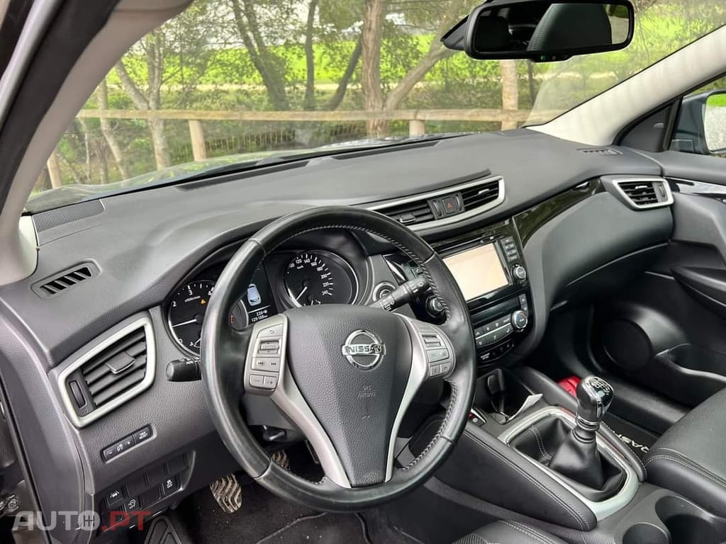 Nissan Qashqai 1.5 dCi Tekna Premium Pele