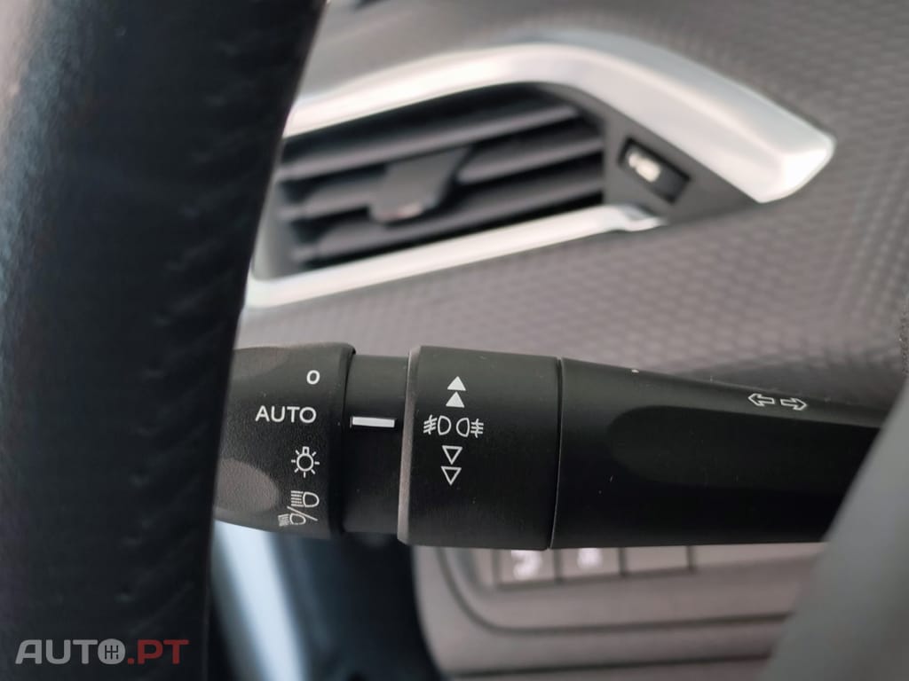 Peugeot 2008 1.6 BlueHDi Style