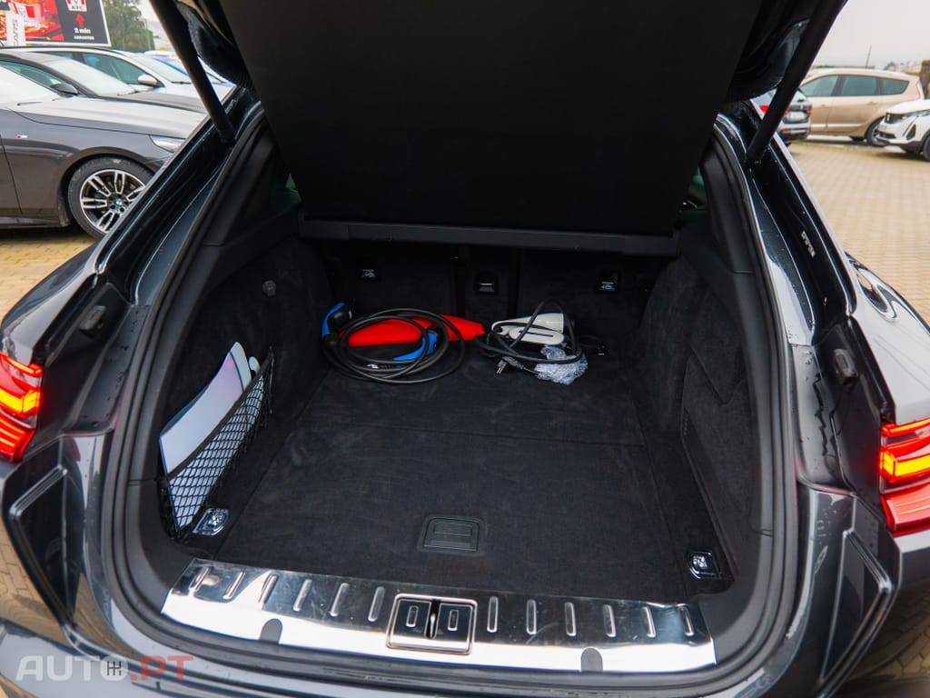 Porsche Panamera 4 E-Hybrid