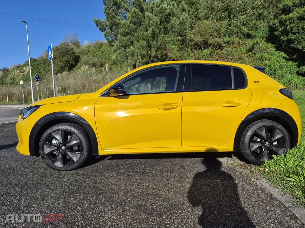 Peugeot E-208 50 kWh GT