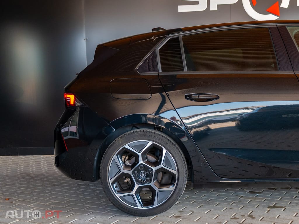 Opel Astra 1.2 T GS Line