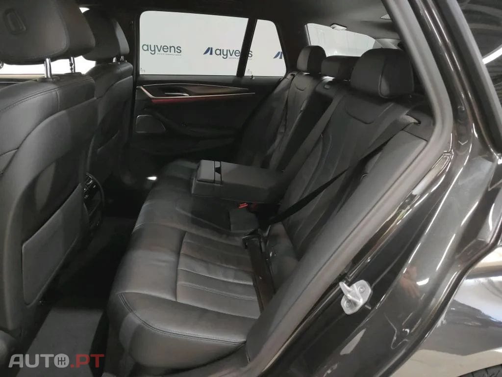 BMW 530 e Pack Desportivo M