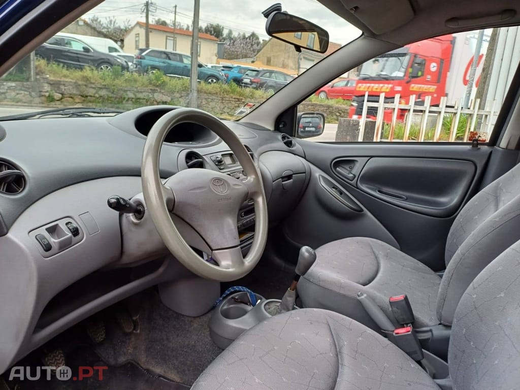 Toyota Yaris 1.0 Base