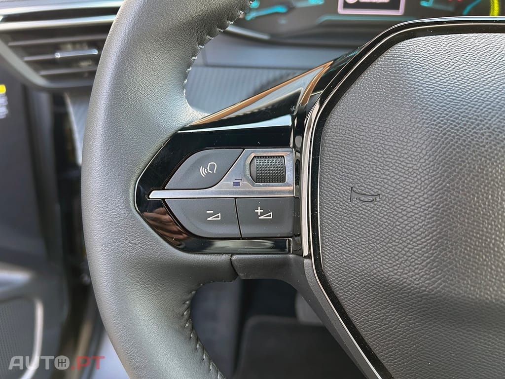 Peugeot E-2008 54 kWh Active