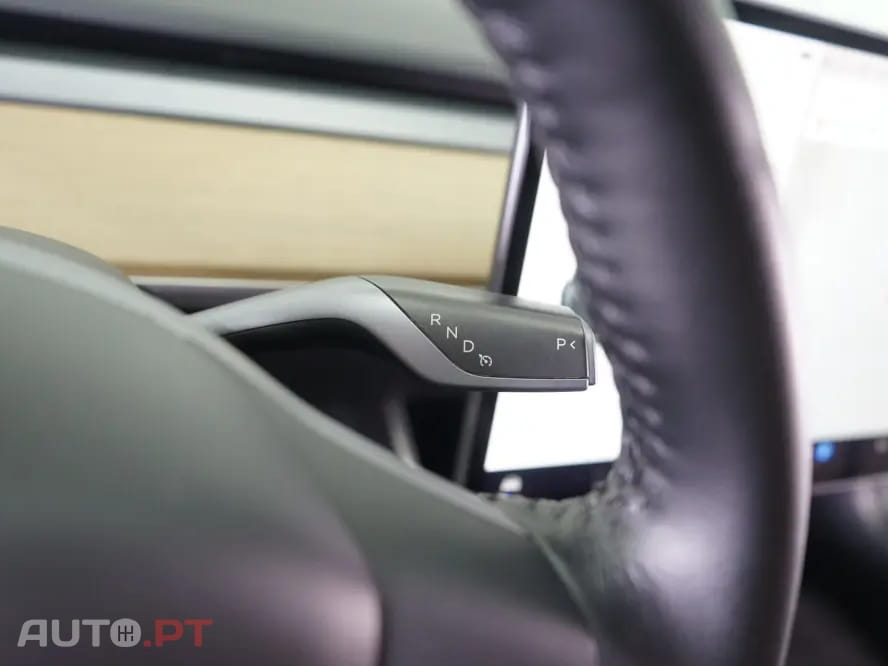 Tesla Model 3 Standard Range Plus RWD