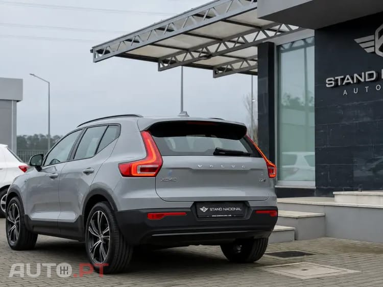 Volvo XC40 1.5 T2 Plus Dark Auto