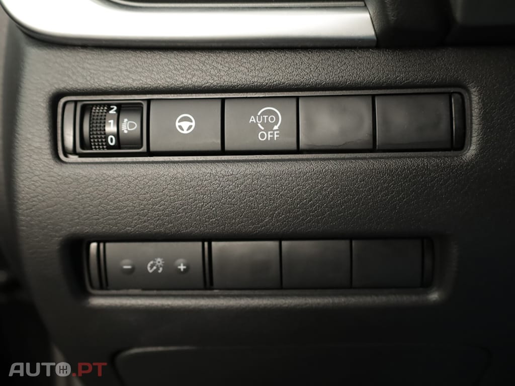 Nissan Qashqai 1.3 DIG-T N-Connecta LED Xtronic