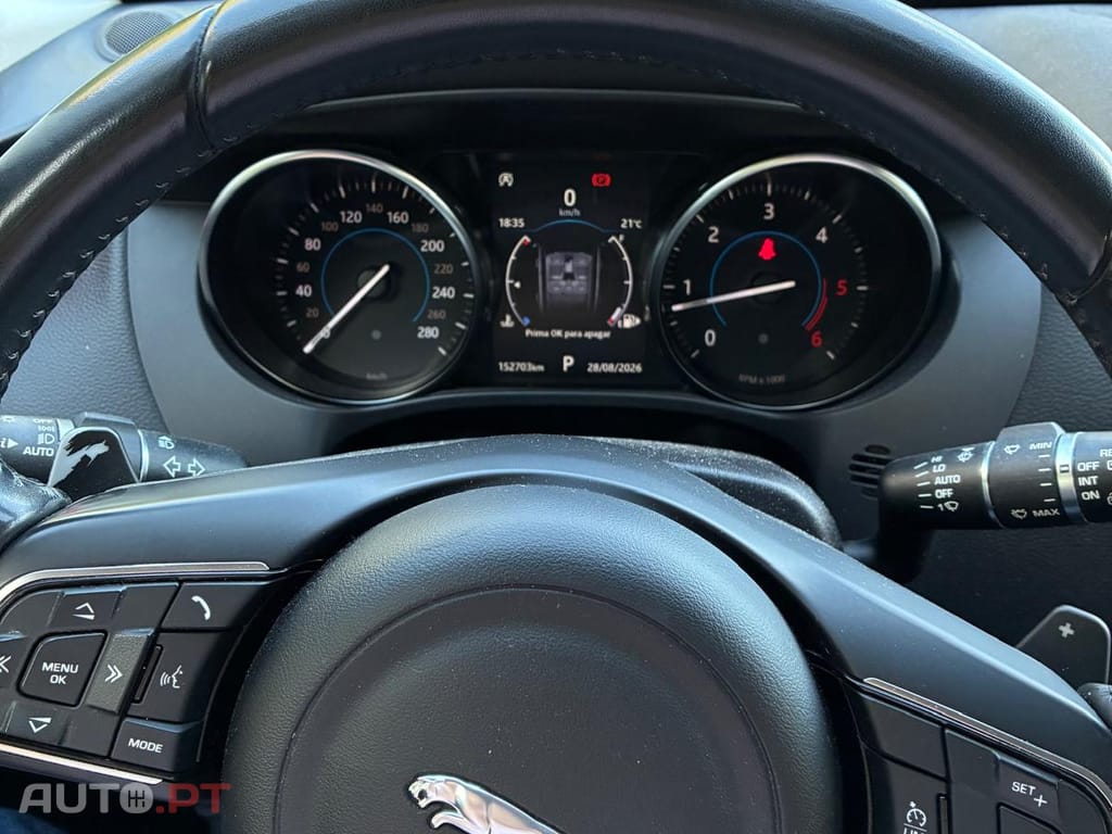 Jaguar F-Pace 2.0D 180HP PURE AUTO