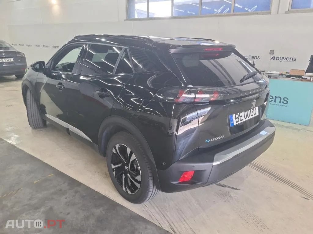 Peugeot E-2008 GT