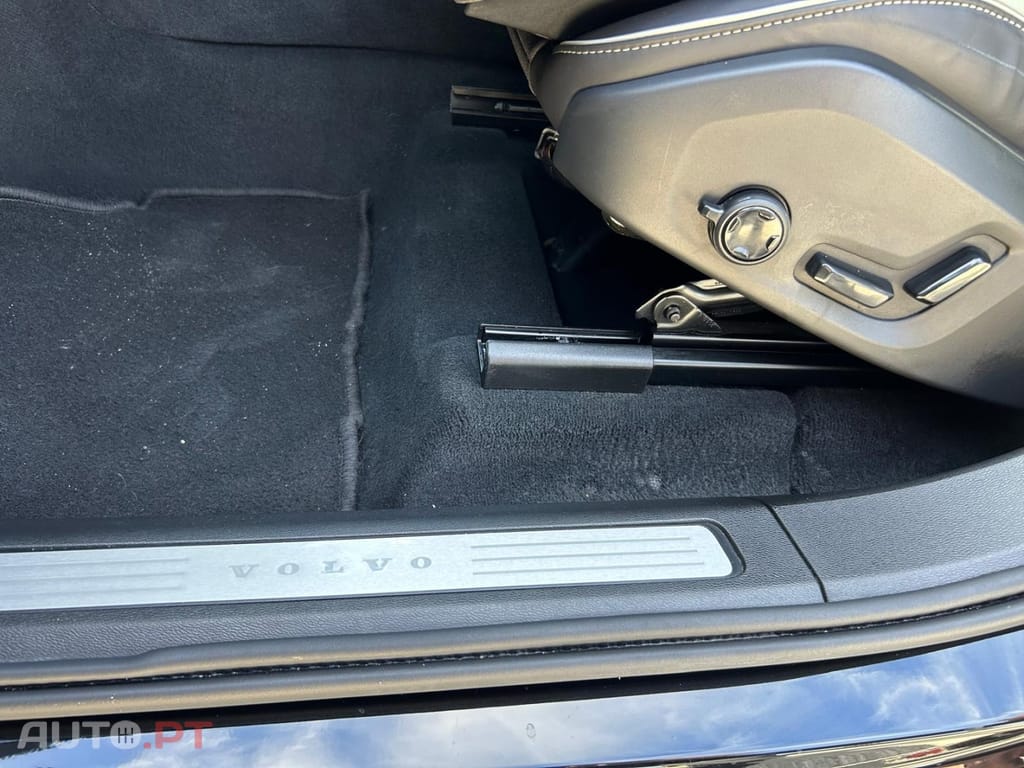 Volvo XC60 2.0 T6 PHEV Black Edition AWD