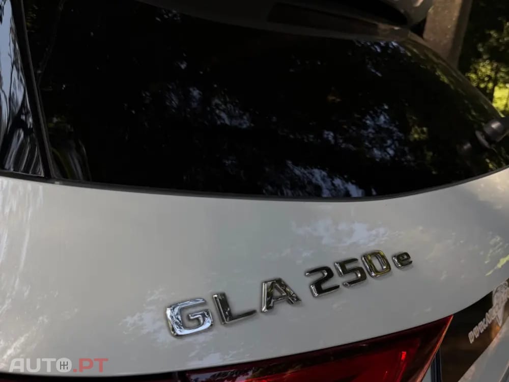 Mercedes-Benz GLA 250 e 8G-DCT Special Edition