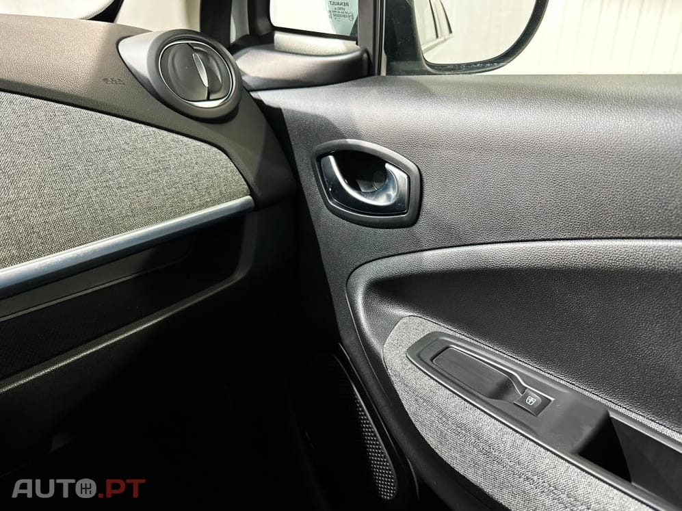 Renault Zoe (c/ Bateria) EV50 135hp Techno