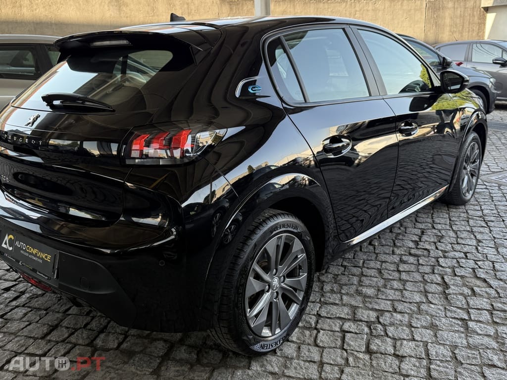 Peugeot E-208 50 kWh Allure
