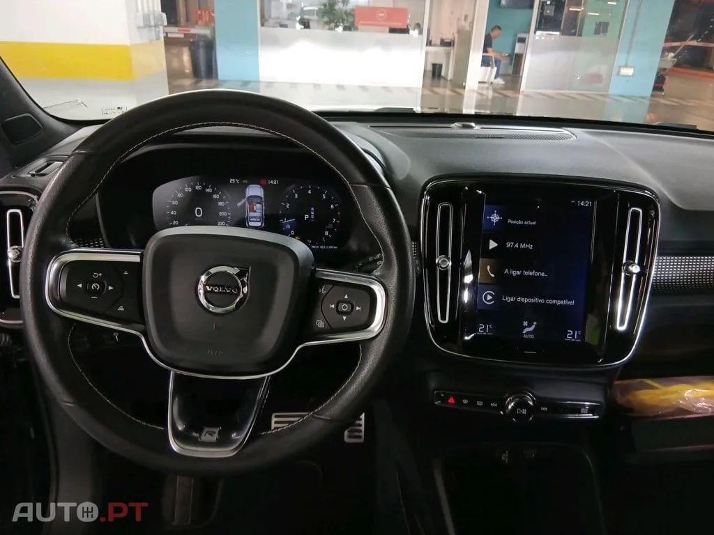 Volvo XC40 2.0 T4 R-Design