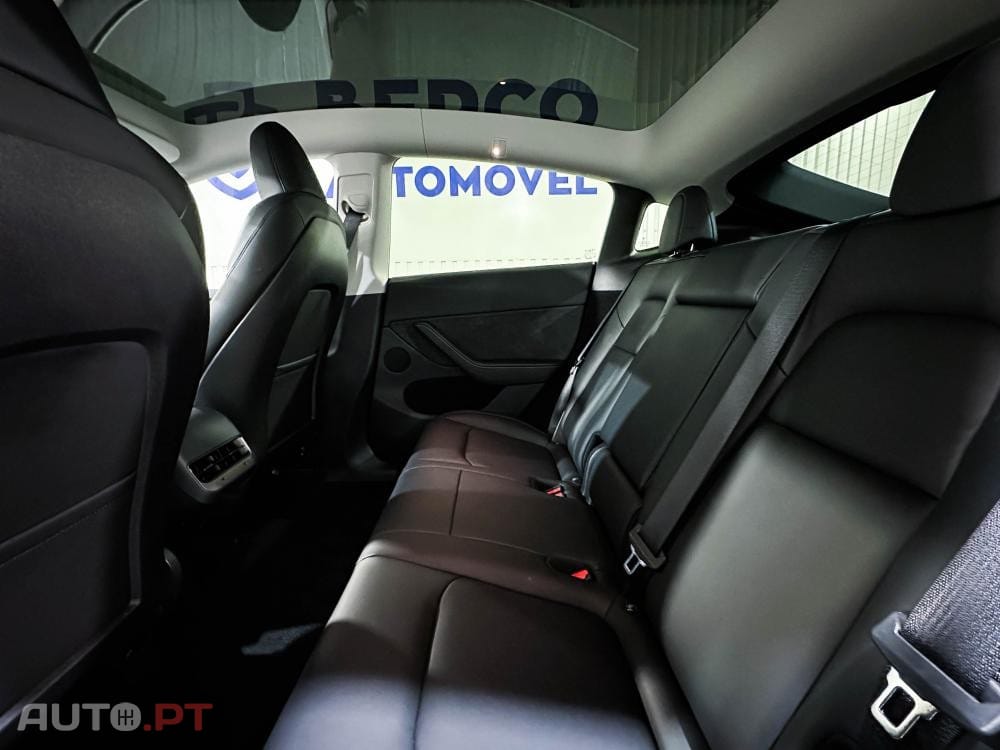 Tesla Model Y Long Range RWD