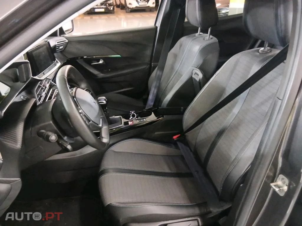 Peugeot 2008 1.5 BlueHDi Allure Pack