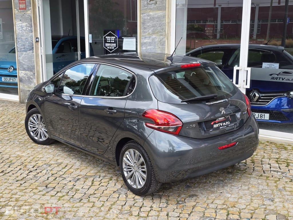 Peugeot 208 1.2 PureTech Allure EAT6