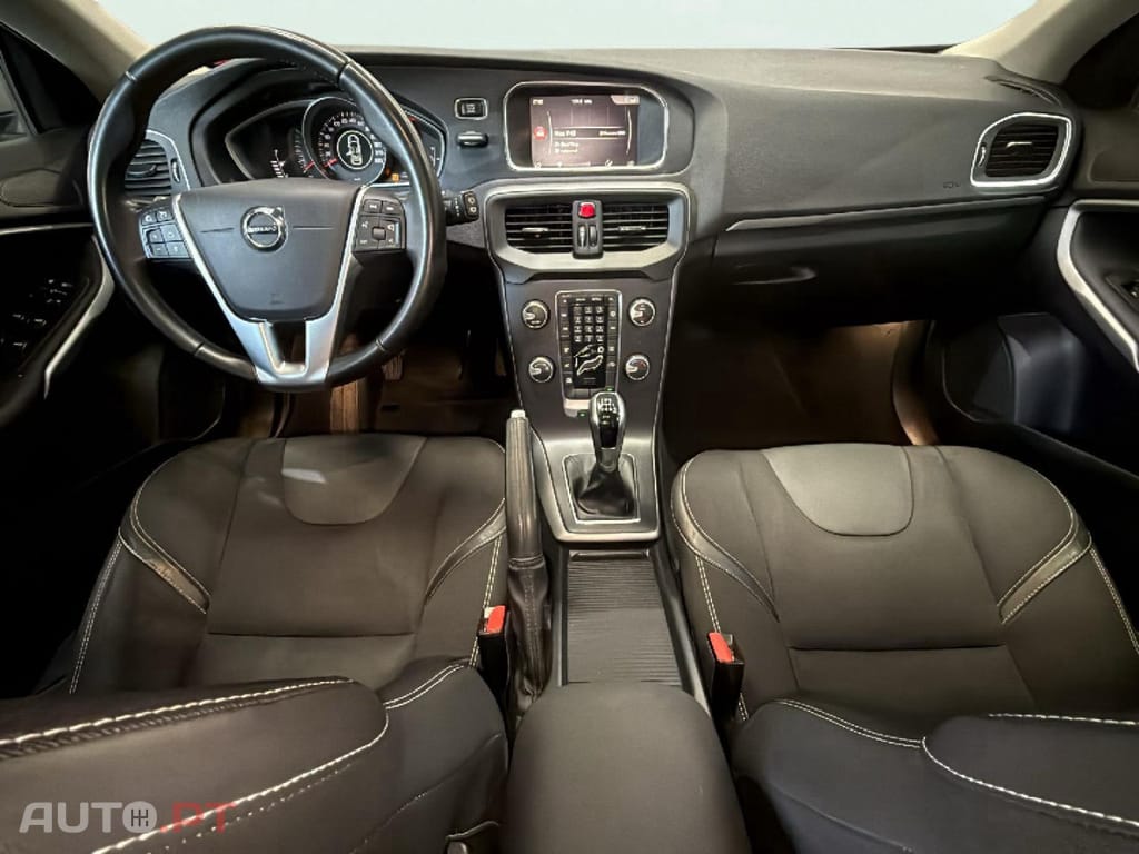 Volvo V40 2.0 D3 Momentum