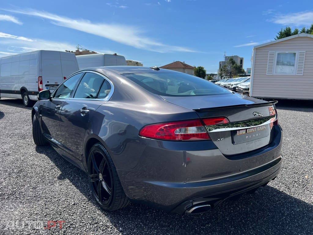 Jaguar XF 2.7 D V6 Luxury