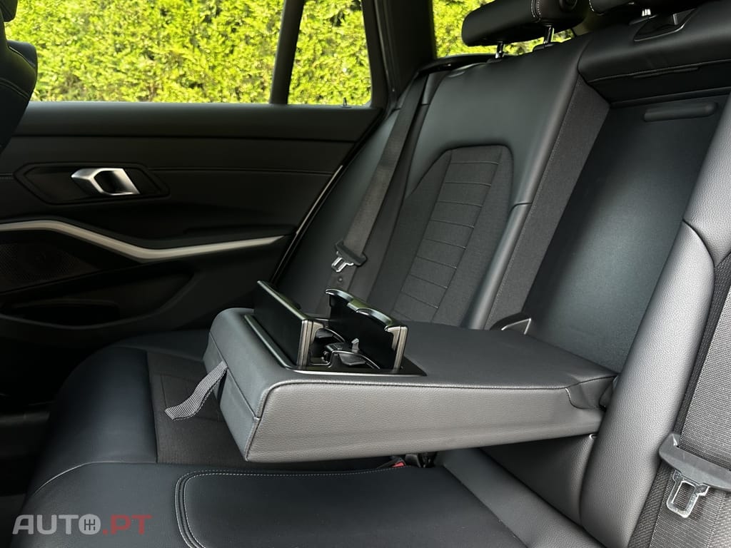 BMW 320 e Touring Line Luxury Auto