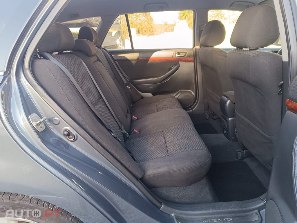 Toyota Avensis LB 2.0 D-4D Sol