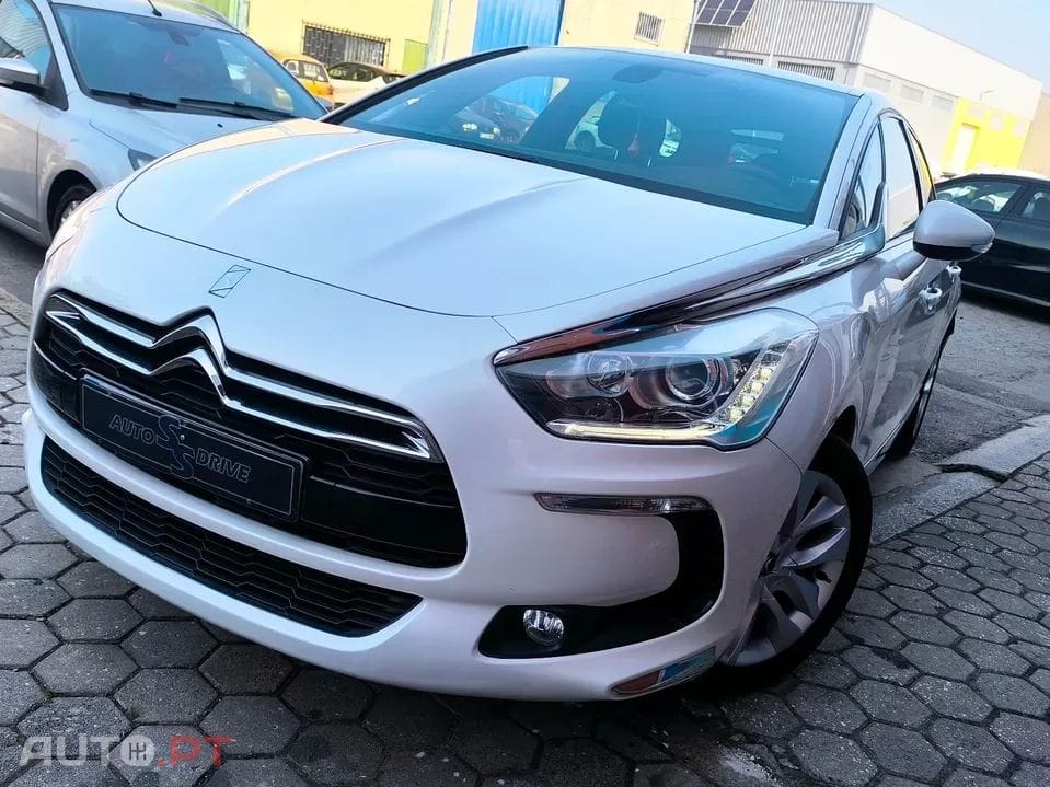Citroen DS5 1.6 e-HDi Air. So Chic CMP6 112g