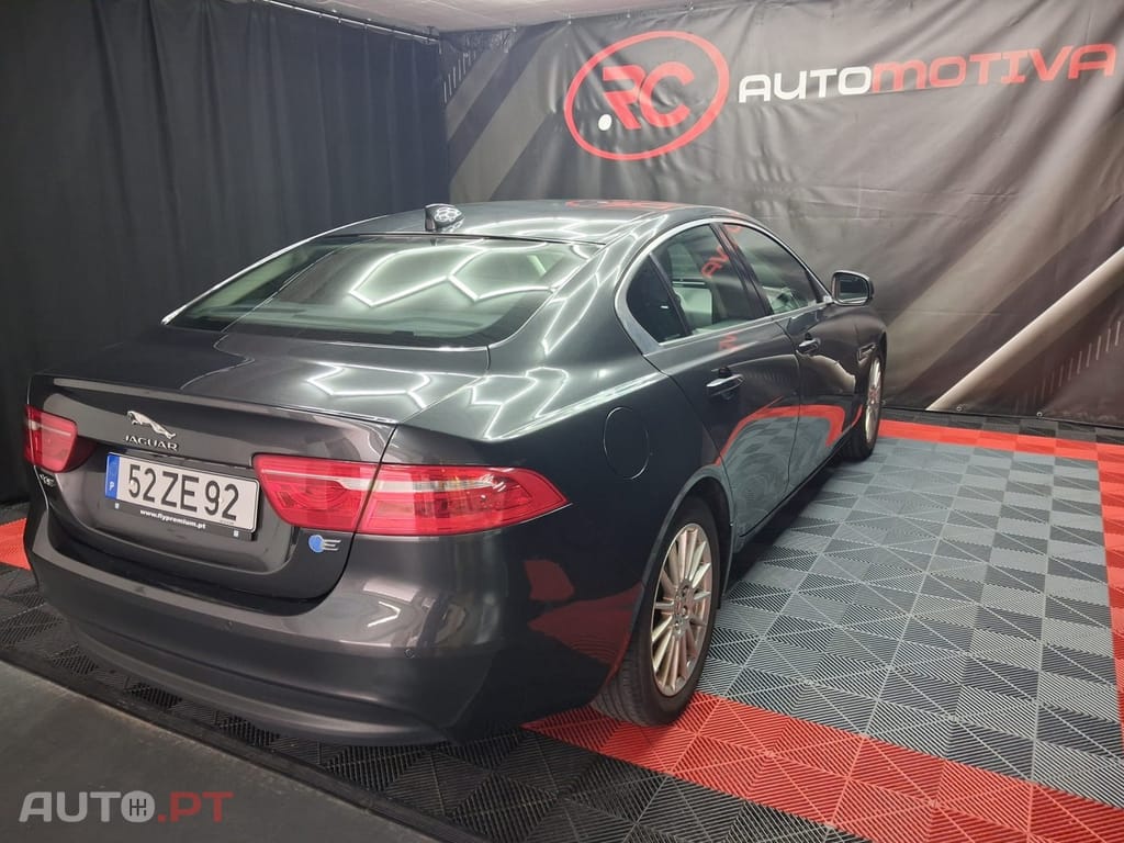 Jaguar XE 2.0 D Prestige Aut. — fotografia 6