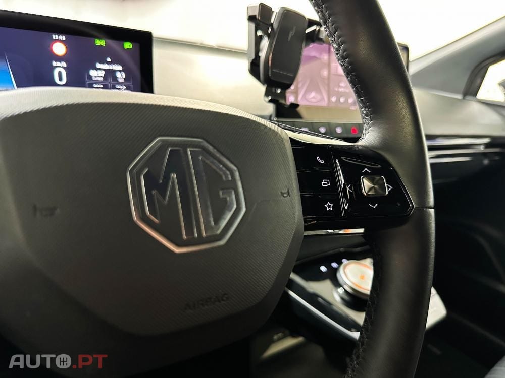 MG MG4 64 kWh Luxury