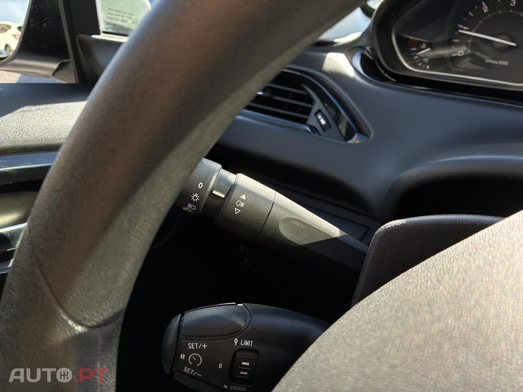 Peugeot 208 1.5 BlueHDi Active