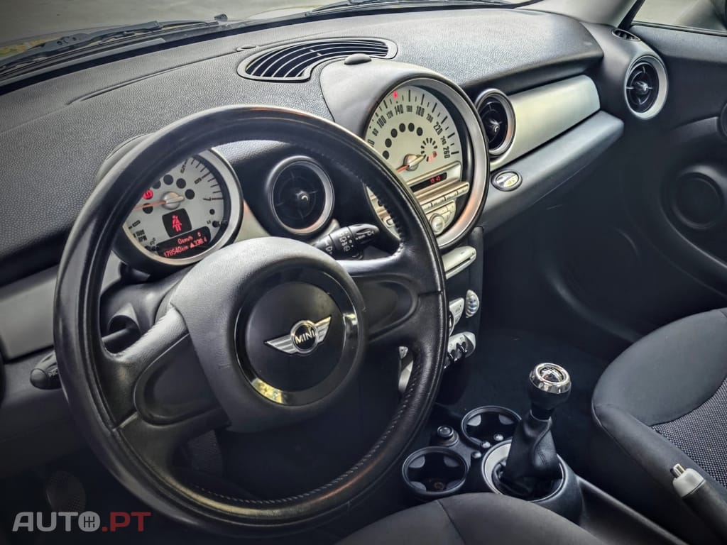 MINI Cooper Cooper D