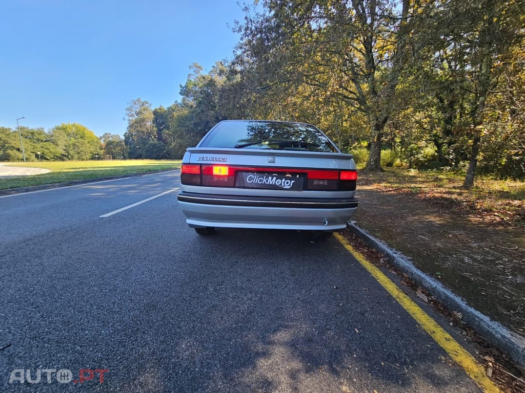 Renault 21 GTS