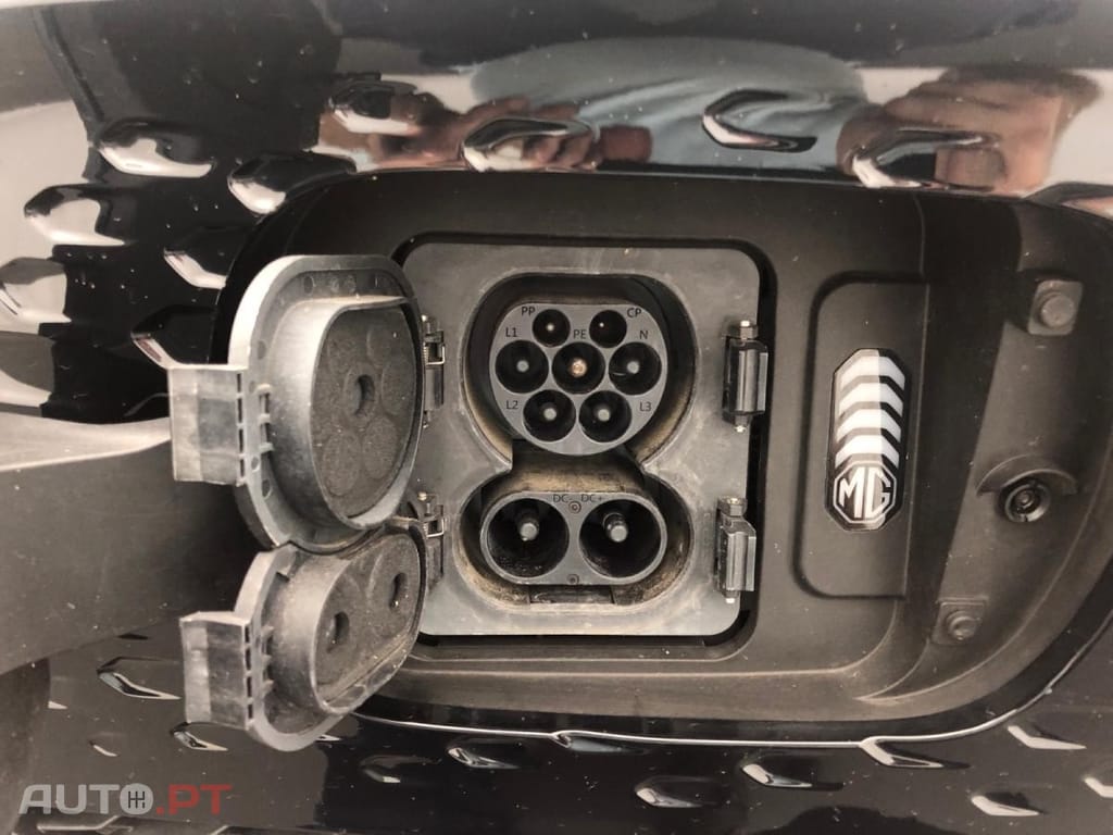 MG ZS 72.6 kWh Luxury