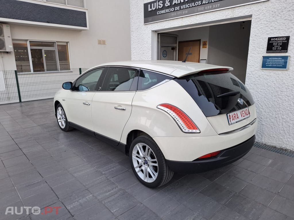 Lancia Delta 1.6 M-Jet Argento