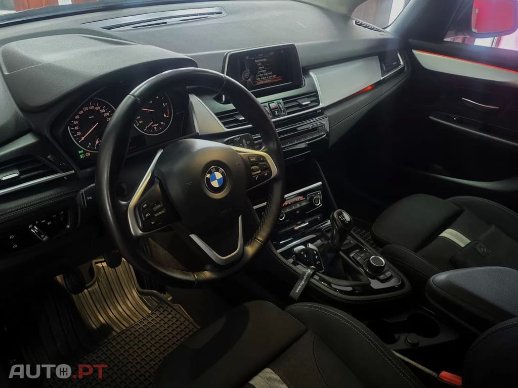 BMW 216 d Line Sport — fotografia 21