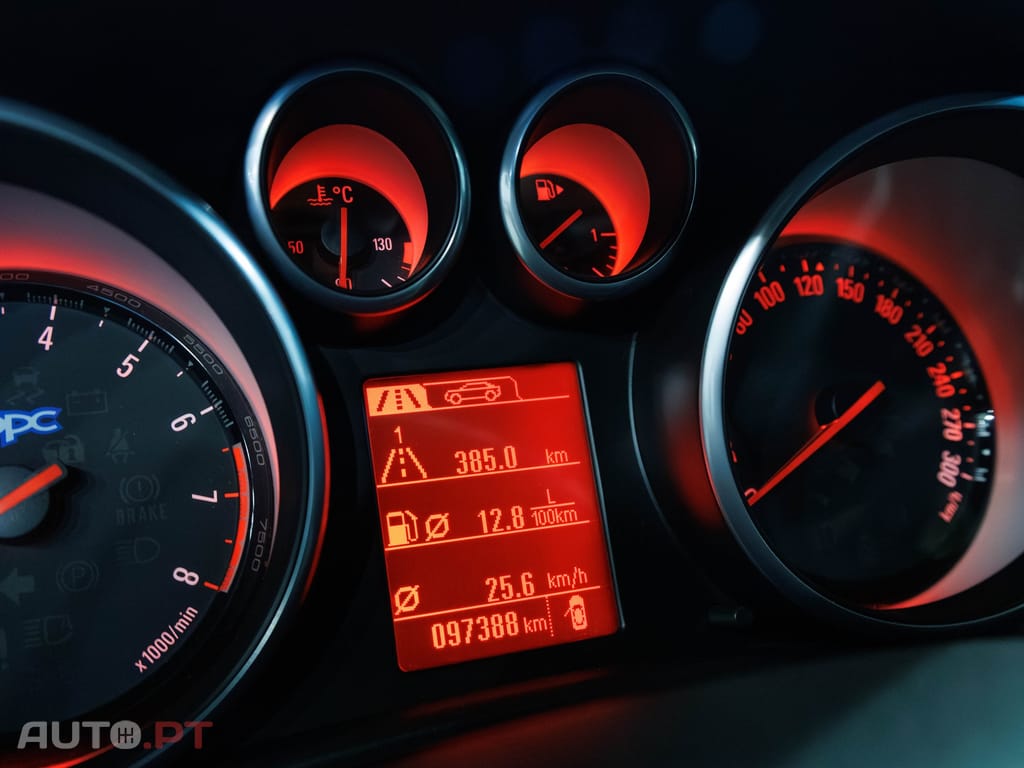 Opel Astra GTC OPC 2.0 T