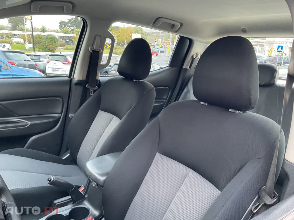 Mitsubishi L200 2.3 DI-D CD Invite Strakar Look 4WD