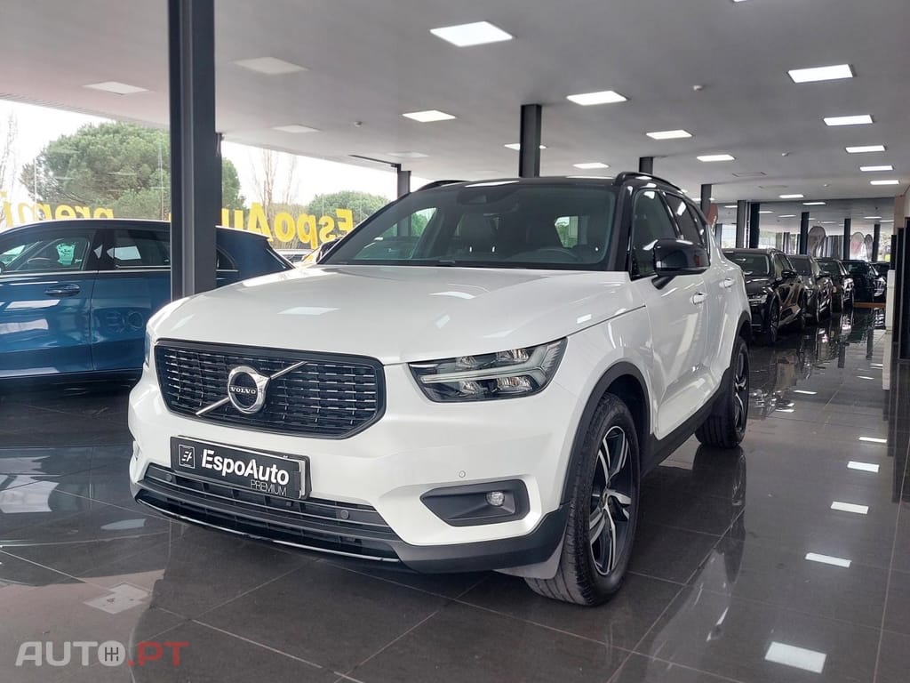 Volvo XC40 1.5 T2 Momentum Plus