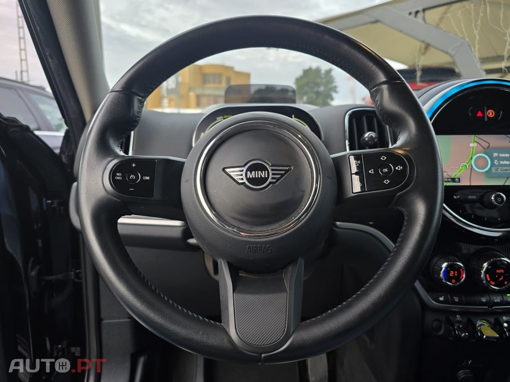 MINI Countryman Cooper SE Premium Essential Auto