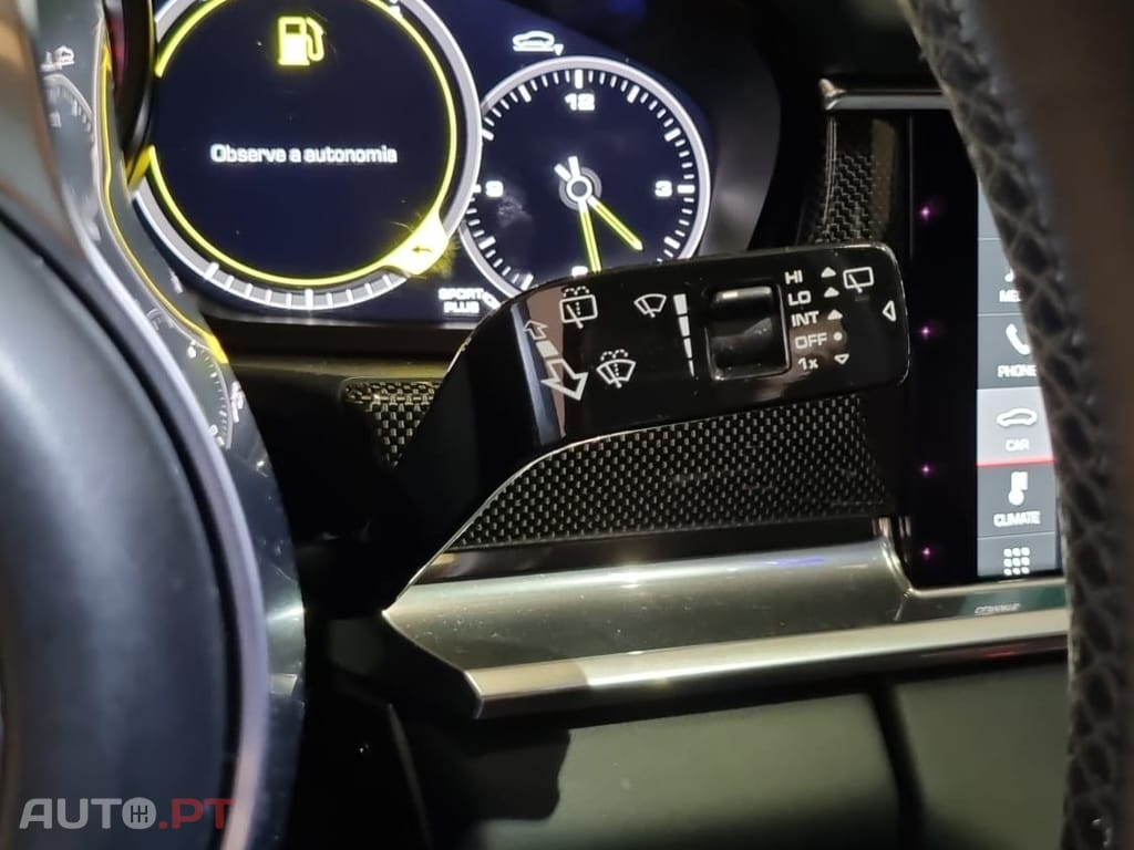 Porsche Panamera 4 E-Hybrid Platinum Edition