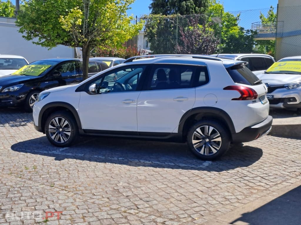 Peugeot 2008 1.2 PureTech Allure EAT6