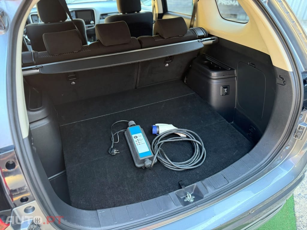 Mitsubishi Outlander PHEV intense