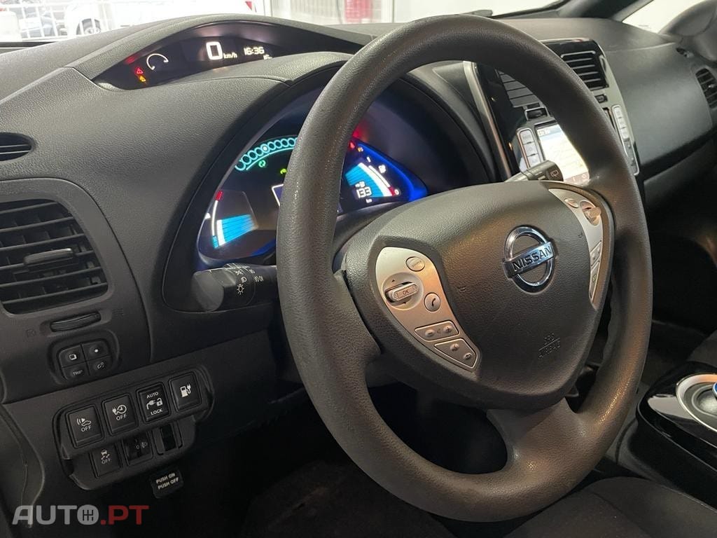 Nissan Leaf Acenta Limited Edition Flex